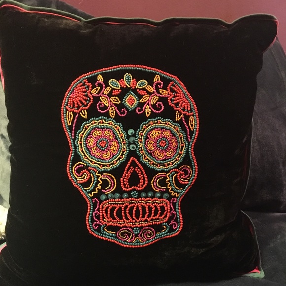 Decorative pillow - Picture 2 of 3
